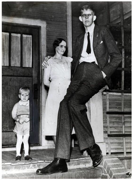 Robert Pershing Wadlow, USA, 272 cm tall, giants, intersenoe, historical facts, men, height