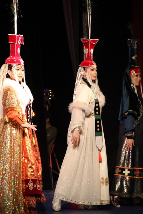 Монголын түүх, соёлын гайхамшигийг мэдрүүлсэн “МОНГОЛЫН ИХ ХАТАД”-ын бүжгэн туульс