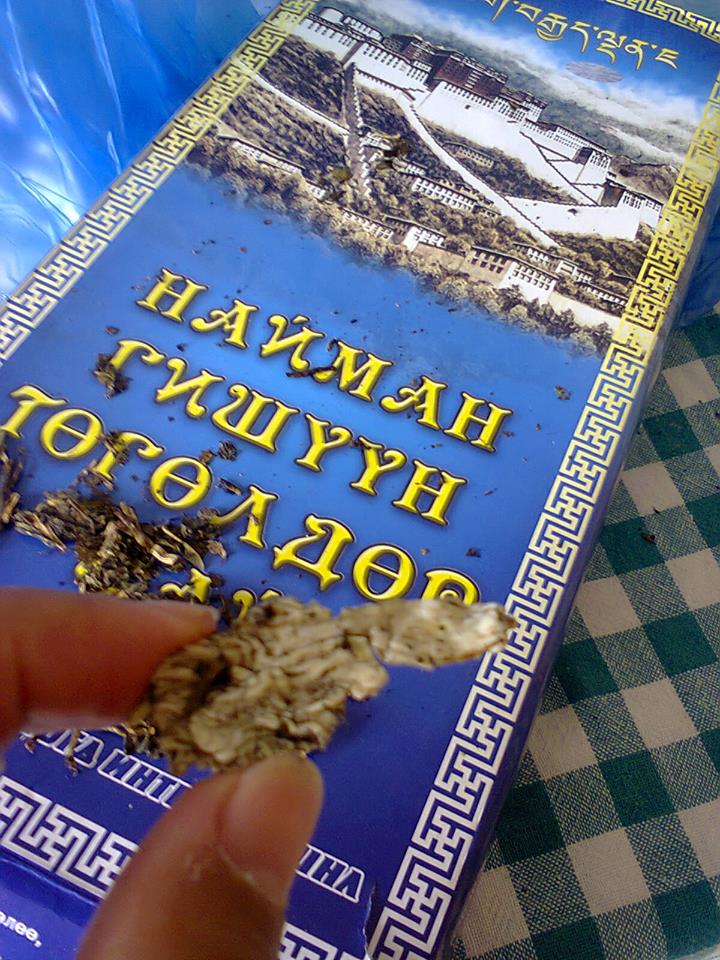 “Таван Богд” группын оруулж ирдэг “найман гишүүн төгөлдөр цай″-наас хог, зажилсан бохь гарчээ
