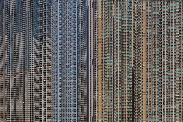 Бөгс эргэх зайгүй шамбааралдан давчуу амьдардаг Хонг-Конгчууд