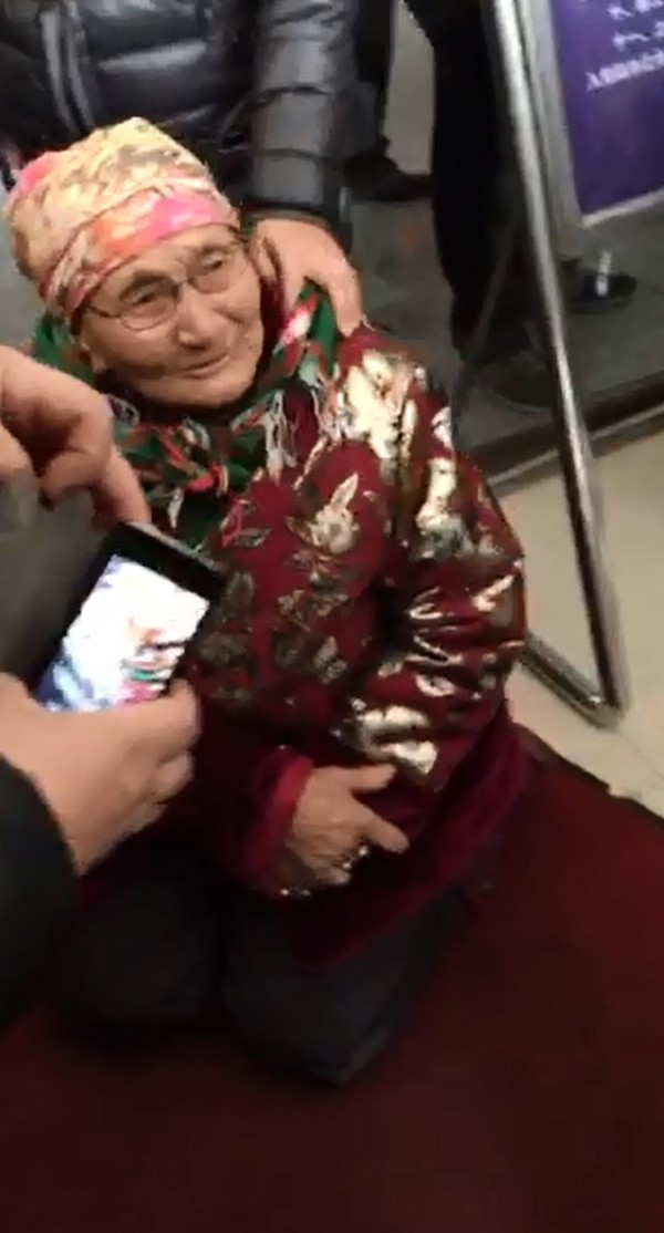 Бослого гаргасан өвөр Монголчуудыг шөнөөр баривчилжээ