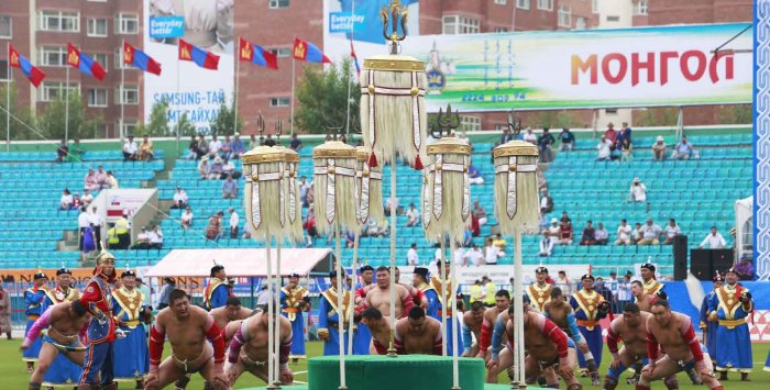 Монгол өв соёлын дархлаа болсон үндэсний бөхийг бөхчүүдээр удирдуулж болохгүй