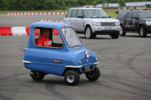 "Peel P50" хэмээх жижиг машин