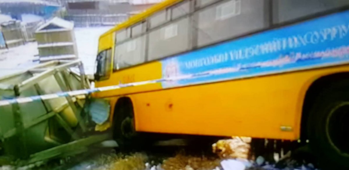 Сэрэмжлүүлэг: Автобусны жолооч хүн дайрчээ