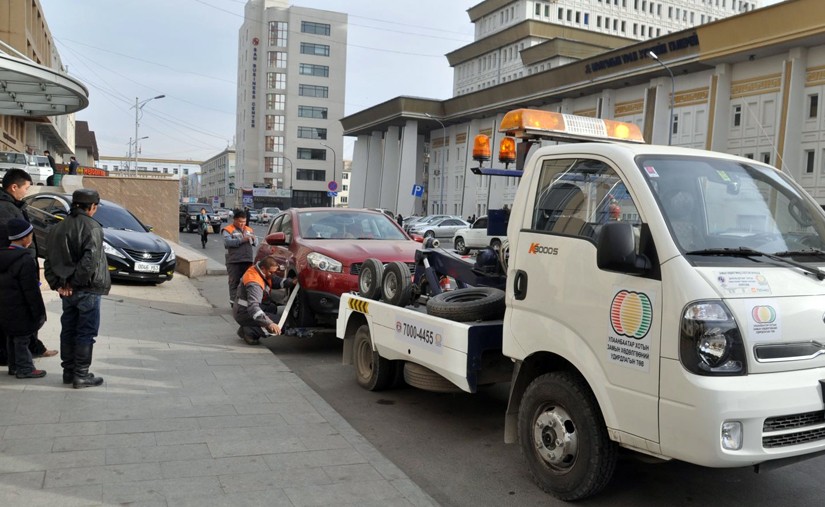 Автомашинаа ачуулж байсан иргэд төлбөрөө эргүүлэн аваарай