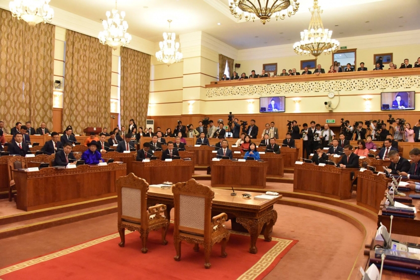 Ээлжит бус чуулганыг зарлана