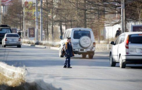 Сурагчдыг осолд ороход хүргэсэн  хоёр багшийг торгожээ