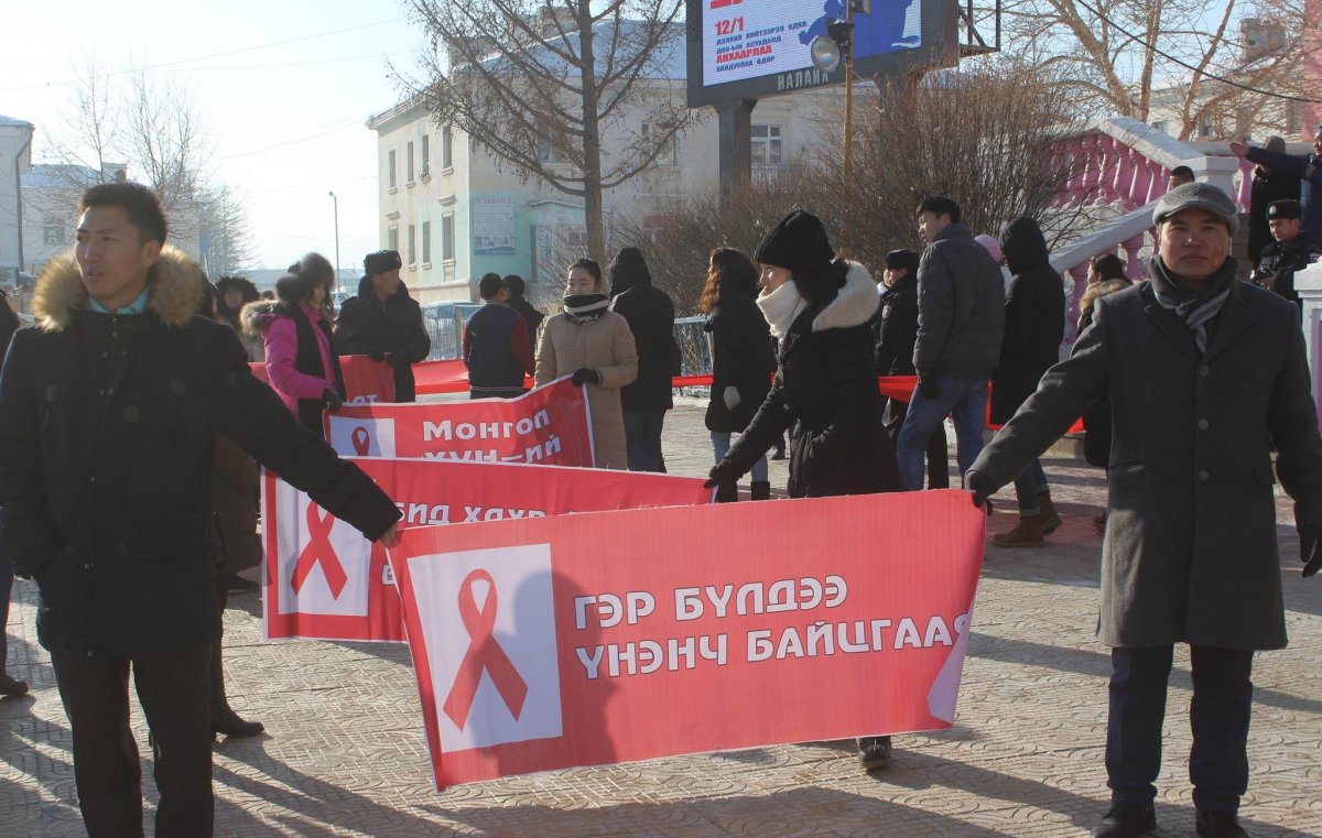 “ДОХ-той тэмцэх дэлхийн өдөр”-т зориулж Налайх дүүрэгт Улаан тууз аялууллаа