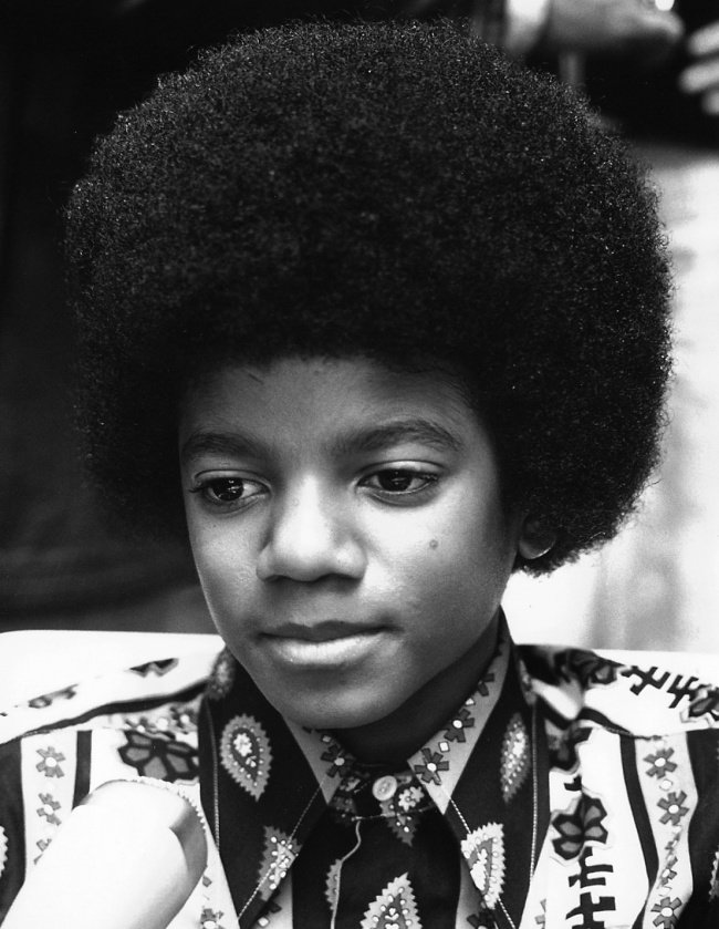 Майкл Жексон хэрвээ амьд, арьс солиулах хагалгаанд ороогүй байсан бол ийм байна 