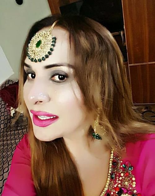 Пакистанд трансжендерүүдийг пасспортыг солих болжээ