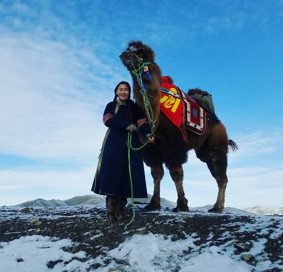 Монголоос Лондон хүртэл тэмээн жингээр аялаж буй Байгальмаа дөрвүүлээ байсан бол одоо хоёулаа аялалаа үргэлжлүүлж байна 