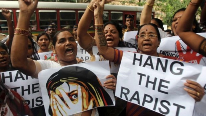 Энэтхэгийн Засгийн газар хүүхэд хүчирхийлэгчдэд цаазын ял оноох шийдвэр гаргажээ