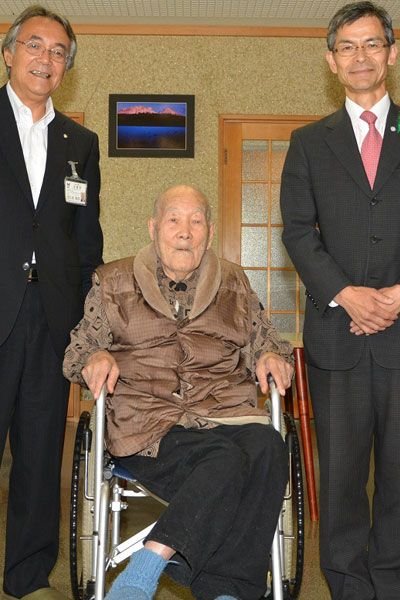 112 настай Японы иргэн дэлхийн хамгийн өндөр настай хүнээр тодорлоо