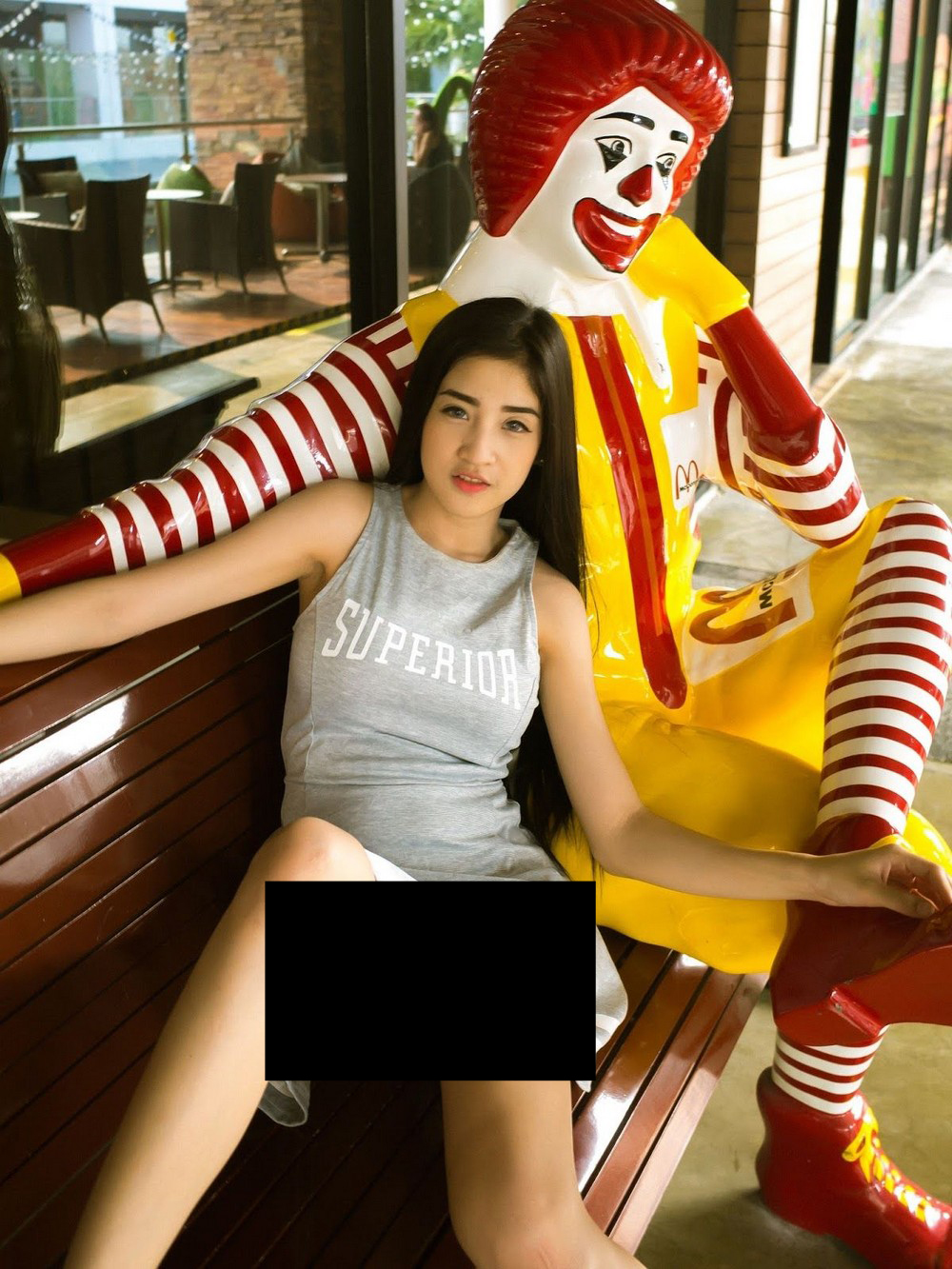 Загвар өмсөгч бүсгүйн нууц зургийг McDonald's маркетинг гэж ойлгох хүн их байжээ