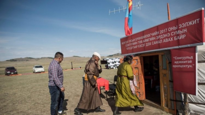 Ардчиллын баянбүрд болсон Монголд цаашид юу болох вэ?