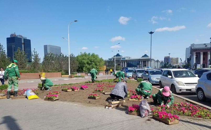 Нийслэл хотын өнгө "гундуухан" байна