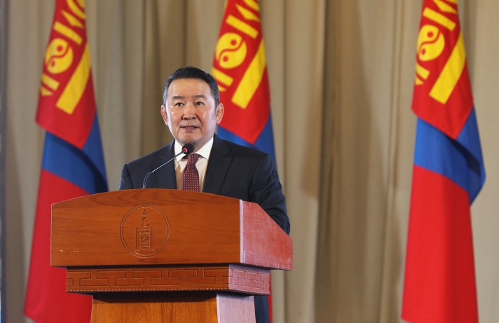 Н.Дуламсүрэн шүүгчийг ажлаас нь үтэр түргэн зайлуулж өгнө үү, Ерөнхийлөгчөө