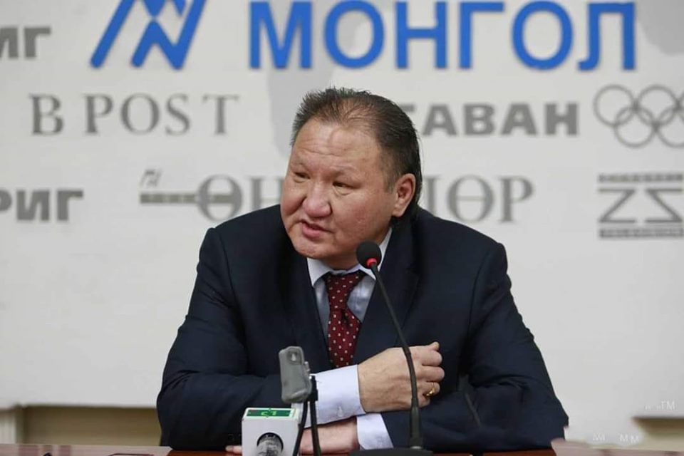Арго багш таалал төгсчээ