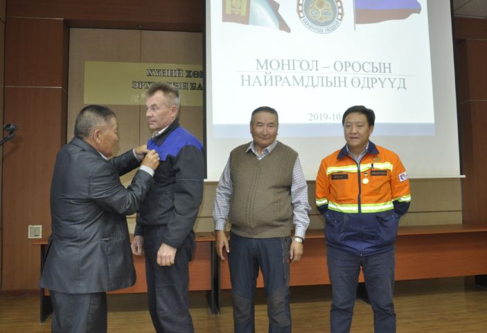 Монгол-Оросын найрамдал, хамтын ажиллагааны сар Баяжуулах үйлдвэрээс эхэллээ