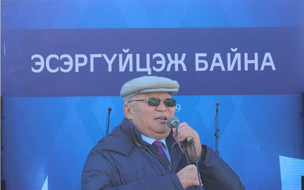  Э.Бат-Үүл: Дарангуйлагчдад М.Энхсайханыгаа өгөхгүй 
