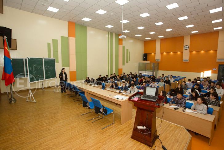 “Эрдэнэт цогцолбор” дээд сургуульд элсэгч ЭЕШ-д 700-аас дээш оноо авсан бол жилийн сургалтын төлбөрийг 100 хувь хөнгөлнө