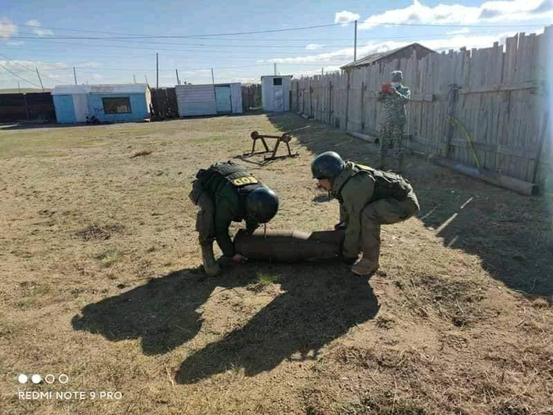 Айлын хашаанаас дайны зориулалттай тэсрэх бөмбөг олджээ