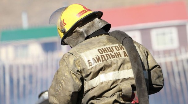 Ахуйн гал түймрийн улмаас хоёр хүн угаартаж, 13 настай охин түлэгдсэн байсныг эмнэлэгт хүргэжээ