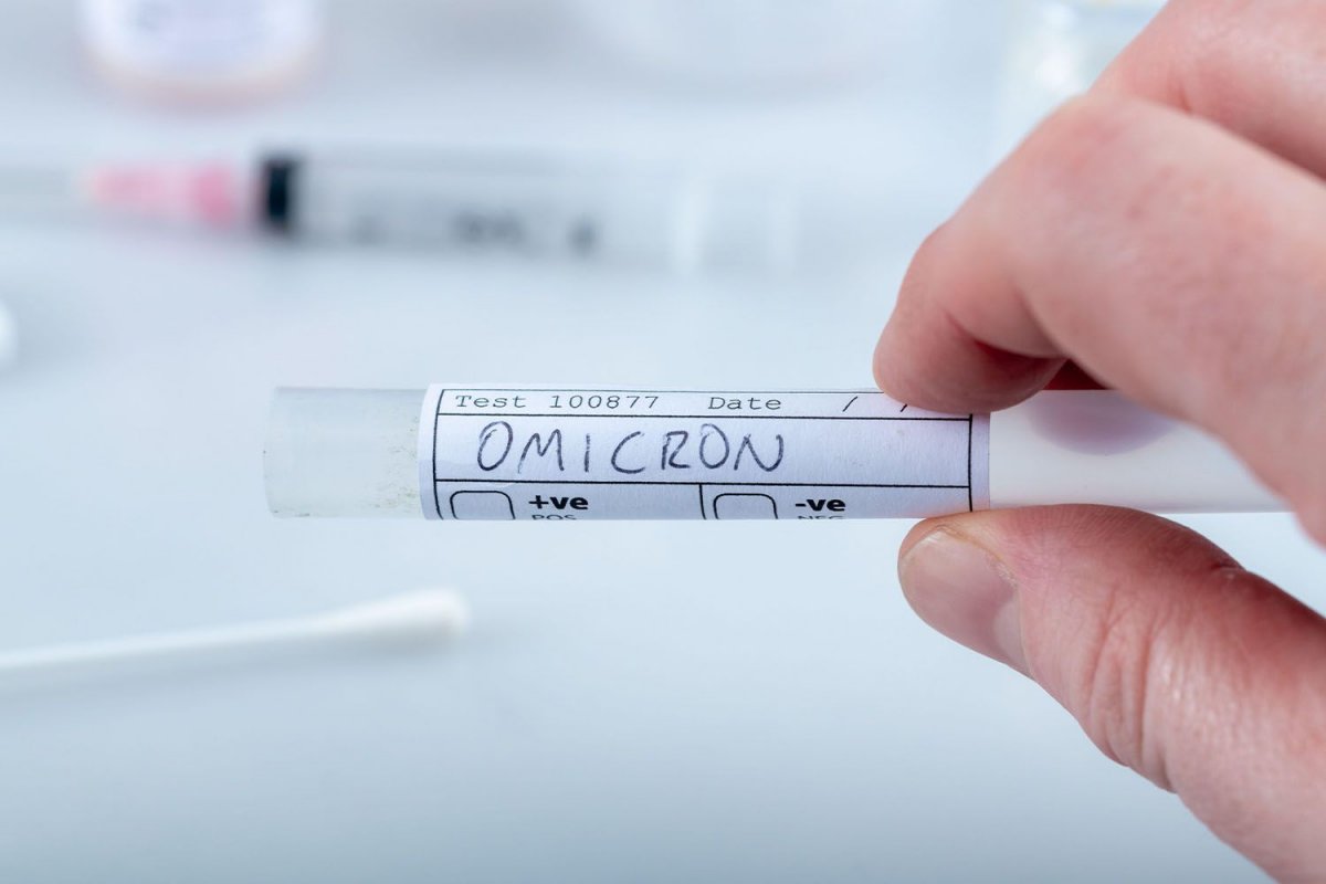 Коронавирусийн шинэ хувилбарыг ДЭМБ “аюултай” ангилалд оруулж, “Омикрон” гэж нэрлэлээ