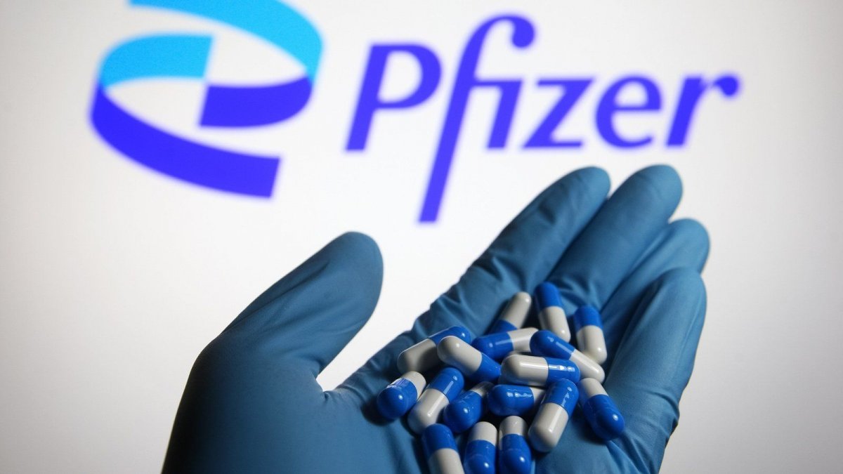Pfizer компанийн бүтээсэн эм Covid-19 өвчний хүндрэл, эндэгдлийг 89 хувиар бууруулжээ