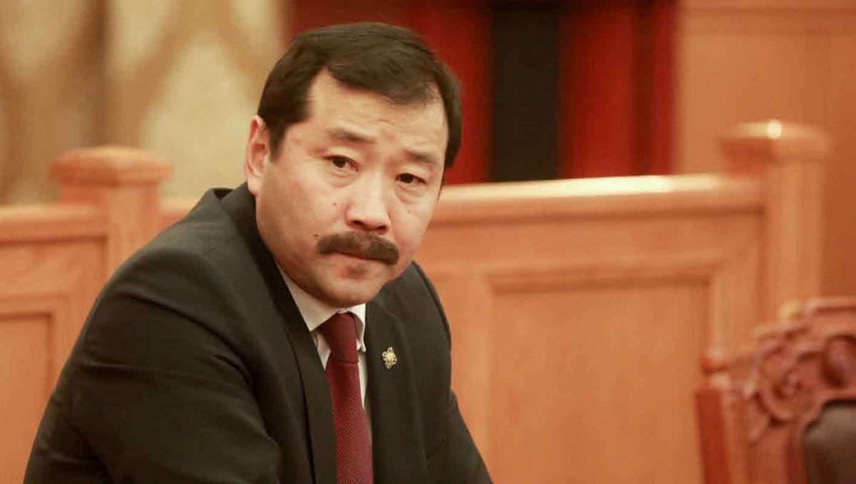 Ж.Бат-Эрдэнэ: Буруу талдаа жолооны хүрдтэй автомашиныг улсын бүртгэлд нэмж бүртгэхгүй. Одоо явж байгаа нь хөдөлгөөнд чөлөөтэй оролцоно