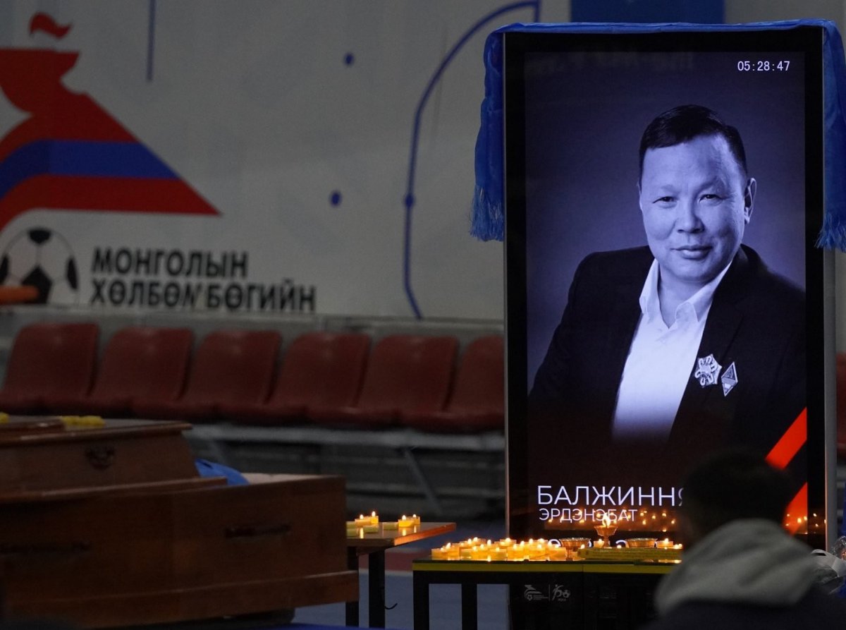 Э.Балжинням агсныг өнөөдөр эцсийн замд нь үджээ