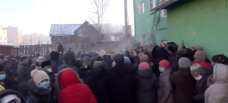 Хөвсгөл аймгийн Мөрөн сумын иргэд 500 000- 10 сая хүртэлх мөнгөө өгөөд 100 хувийн ашиг өгнө гэх зараар бөөгнөрөл үүсгэж байна гэв