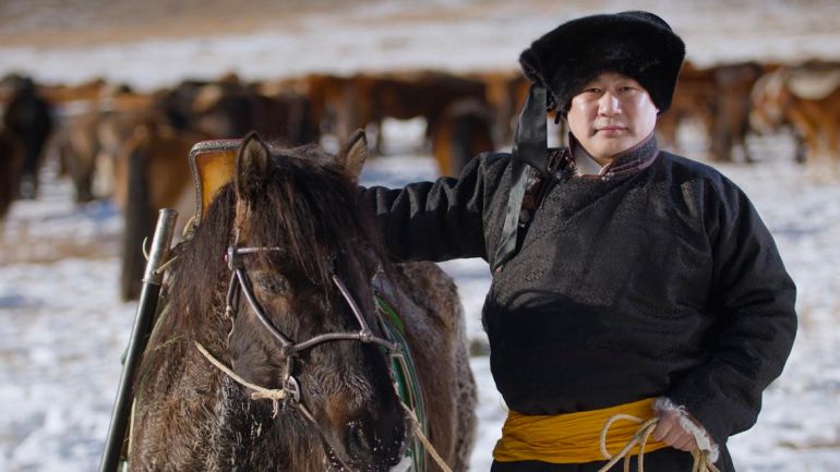 Ерөнхий сайд Л.Оюун-Эрдэнэ сар шинийн баярын мэндчилгээ дэвшүүллээ