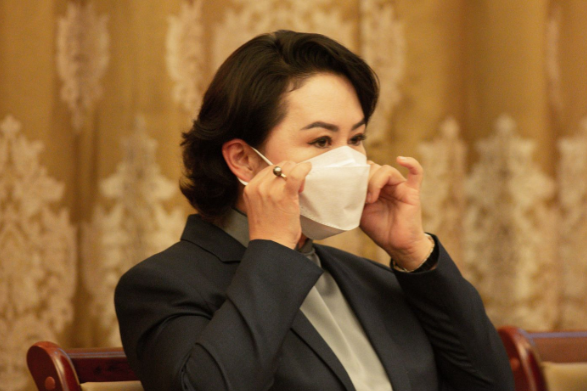 Б.Батцэцэг: Киев хотоос 13 монгол иргэн Украины хил рүү явж байгаа. Иргэдээ авахаар ЭСЯ-ны ажилтнууд хил дээр ирсэн