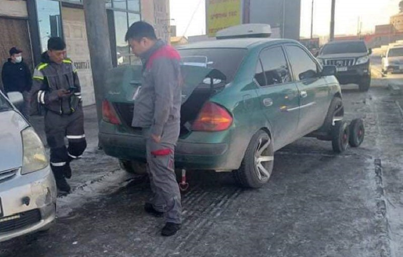  Бэхэлгээ тасарч Toyota Prius машин мөргөсөн ослын хохиролд 2.273.000 төгрөгийг барагдуулжээ