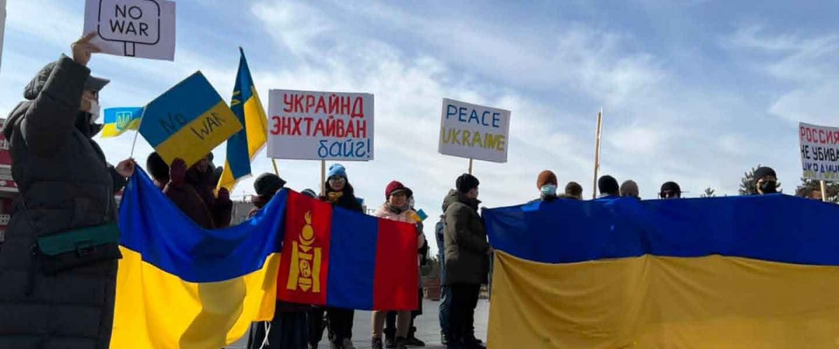 “Mанай эрх баригчид барьцаалагджээ” гэж хардахаар байна