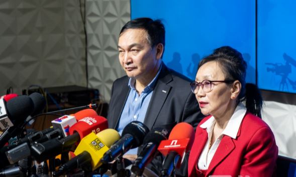 Г.Баасан: Тагнуулын байгууллага хэвлэлүүдээр нууц мэдээллээ цацуулж, сэтгүүлчдээр дамжуулан Ч.Мөнхбаярын алдар хүндэд халдаж байна