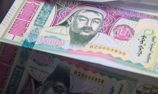Нэг сая төгрөг болон түүнээс доош орлоготой иргэдэд ирэх сараас эхлэн НДШ-ийн 50%-ийг он дуустал буцаан олгох эцсийн шийдвэр гарлаа