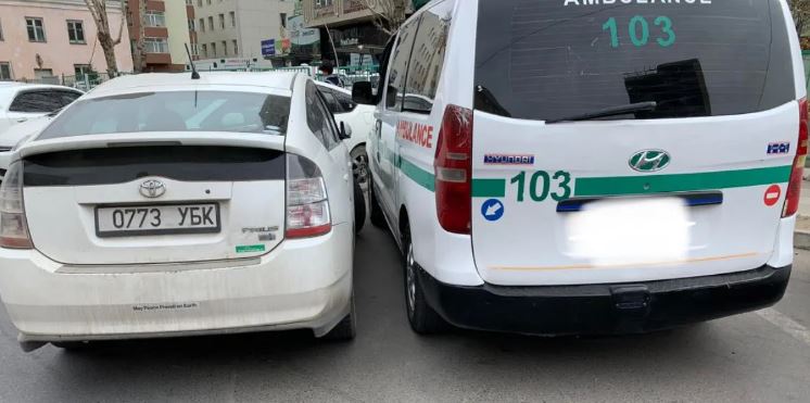 Яаралтай тусламжийн автомашины хаалга тагласан жолоочид Зөрчлийн хэрэг нээн, шалгаж байна