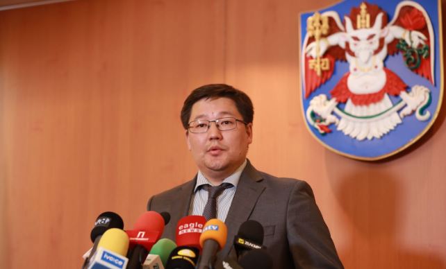 Д.Мөнх-Эрдэнэ: Зайсангийн амны амралт зугаалгын бүс рүү нэвтрэх ганц гарцыг экскаватораар хаасан байсан
