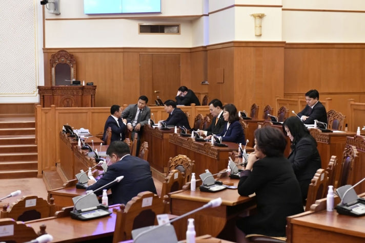 “Ерөнхийлөгчийг бүх ард түмнээс сонговол парламентын засаглал утгагүй болно”