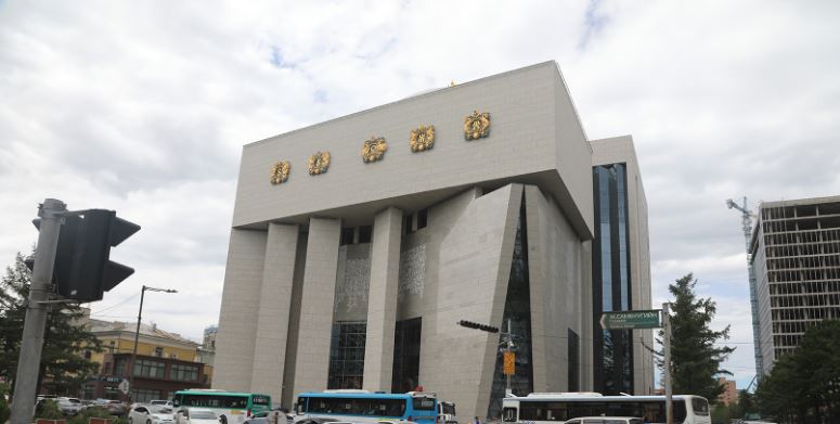 Чингис хаан музейн тасалбар  том хүн 30 мянга, оюутанд 25 мянган төгрөгийн үнэтэй