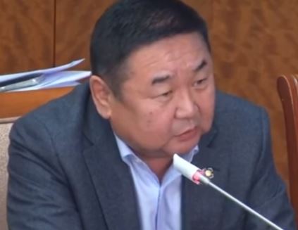 Д.Ганбат: Юун бүлгийн дарга, би тэр байтугай том дарга болоод явж байна. Зүгээр баяр хүргээд байж бай