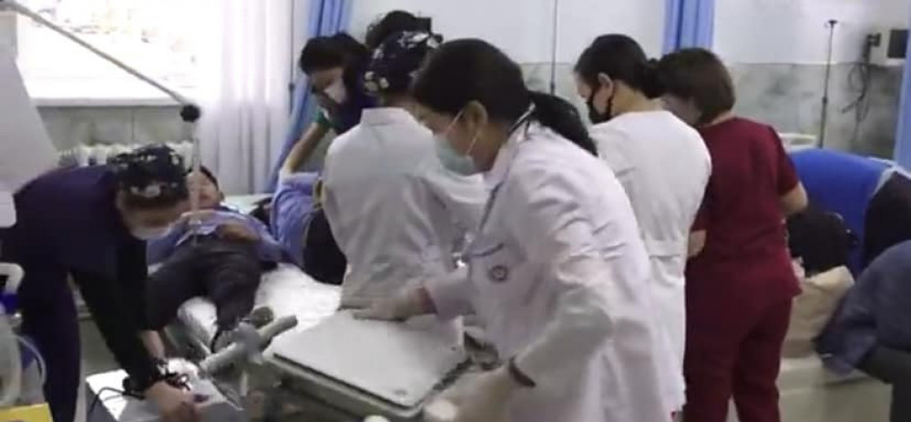 Дарханы ЕБС-ийн сурагч амьсгал боогдуулагч хий цацсаны улмаас багш, сурагчид эмнэлэгт хүргэгдэв