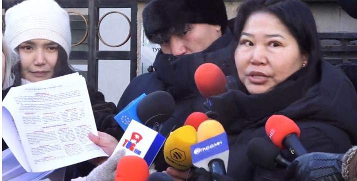 ХНХ-ын сайд Т.Аюурсайхан эх орноосоо урвасан байж болзошгүй материалыг ТЕГ-т өгч байна
