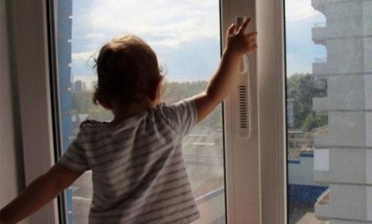 СЭРЭМЖЛҮҮЛЭГ: Бага насны хүүхэд өндрөөс унаж, ухаангүй эмнэлэгт хүргэгджээ