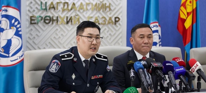 Эрүүгийн элементүүд хутга тулган хүн зодож, хүчээр гарын үсэг зуруулжээ