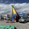Хийлдэг тоглоом салхинд хийсэж 2 хүүхэд хүнд бэртжээ