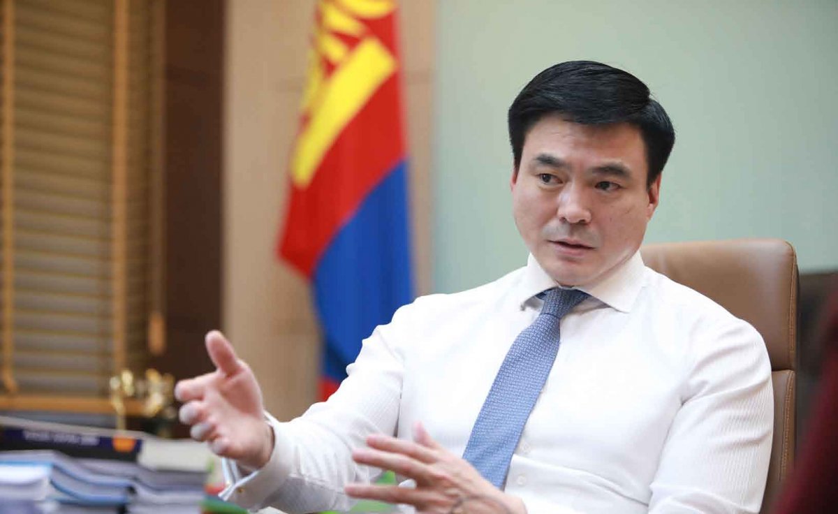 Шадар сайдын нэр төрд халдсан пост бичээд 500 мянган төгрөгөөр торгуулжээ