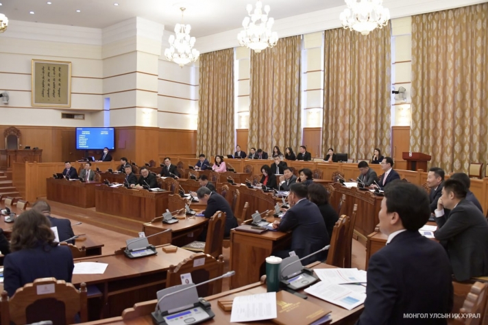 Улаанбаатарын газрыг дамлаж зарагсдад ичих нүүр байдаггүй ажээ